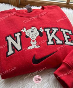 Smiling Snoopy Embroidered Sweatshirt, Peanuts Cartoon Embroidered Shirt, Unique Family Gifts (2)