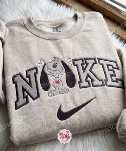 Smiling Snoopy Embroidered Sweatshirt, Peanuts Cartoon Embroidered Shirt, Unique Family Gifts (3)