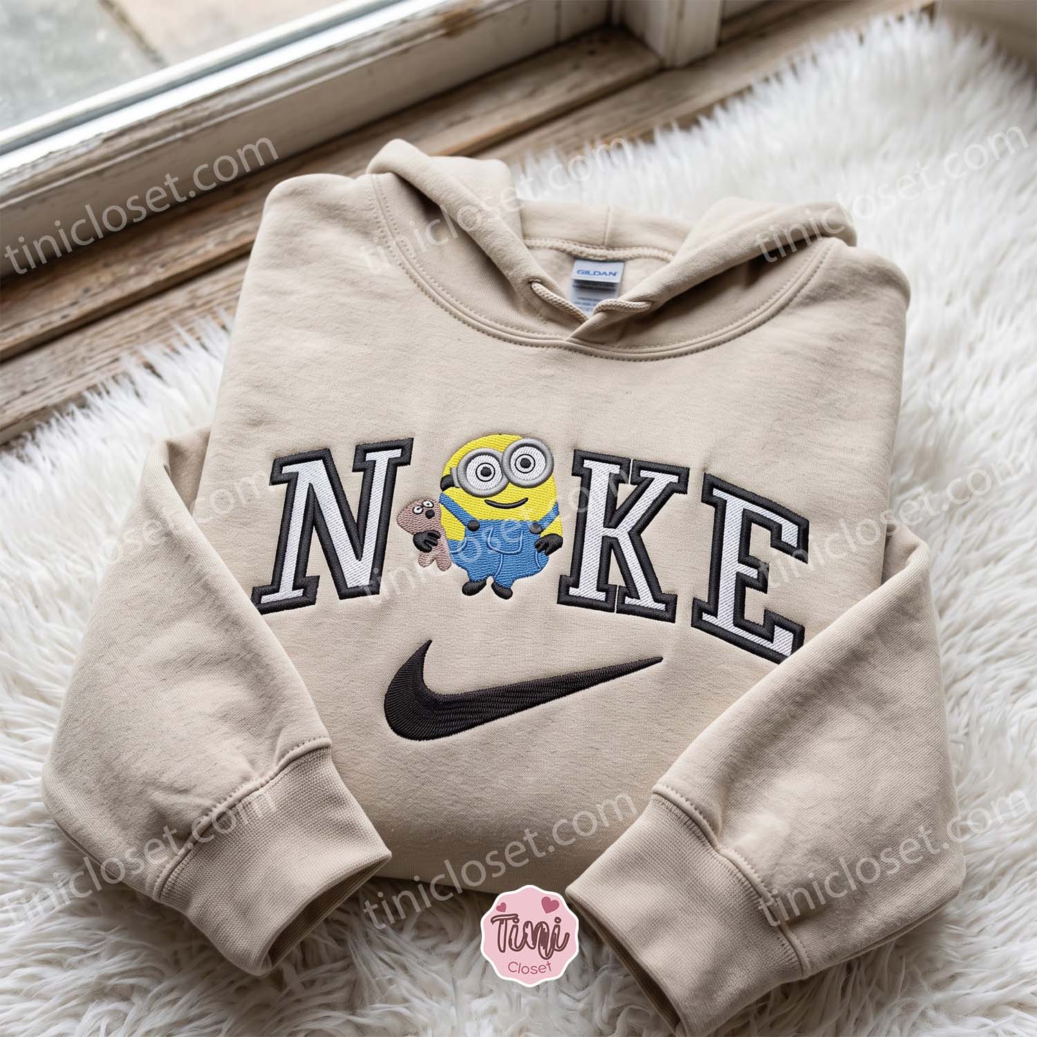 Minion Bob with Tim Bear Embroidered Hoodie, Minions Movie Embroidered Sweatshirt, Embroidered T-shirt Minion Bob with Tim Bear Embroidered Hoodie, Minions Movie Embroidered Sweatshirt, Embroidered T-shirt
