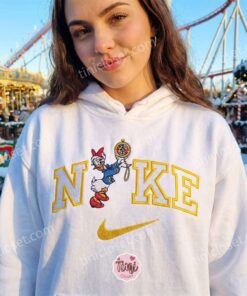 Daisy Duck Cruise Trip Embroidered Shirt, Matching Disney Embroidered Couple Sweatshirt, Cartoon Embroidered Hoodie (2)