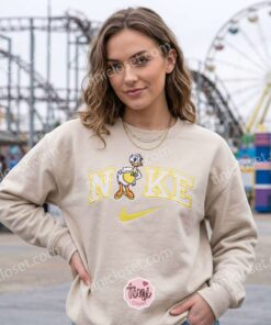 Daisy Duck Embroidered Sweatshirt, Disney Characters Embroidered T-shirt, Cartoon Embroidered Hoodie 2 Daisy Duck Embroidered Sweatshirt, Disney Characters Embroidered T shirt, Cartoon Embroidered Hoodie (2)
