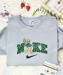 Donald Duck Butler Embroidered Shirt, Disney Characters Embroidered Hoodie, Cartoon Embroidered T Shirt (2)