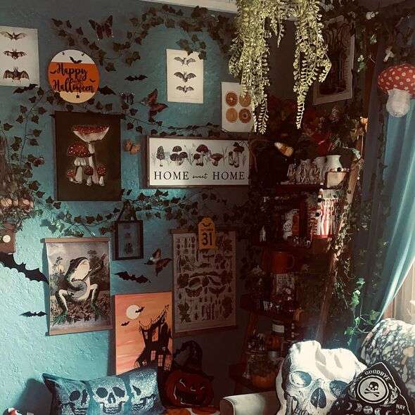 Antique and vintage Halloween looks back to the darker elegance of earlier times.