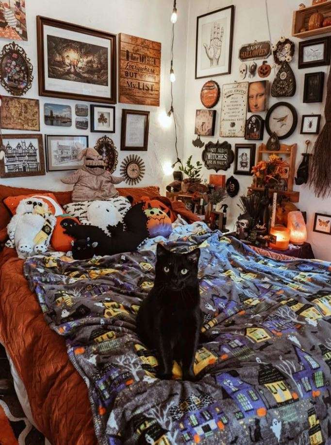 Vintage Halloween captures both the innocence and eeriness of the holiday’s past.
