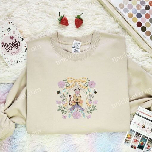 Pooh And Friends Coquette Frame Embroidered Shirt, Disney Characters Embroidered Hoodie, Cartoon Embroidered T-Shirt