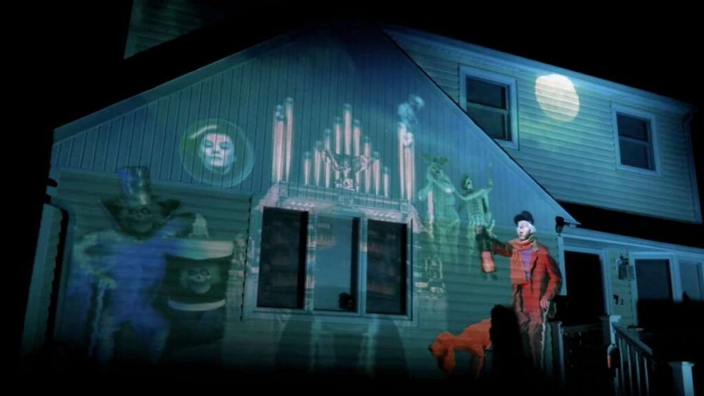The most impressive Halloween gift goes to Halloween projection lights.