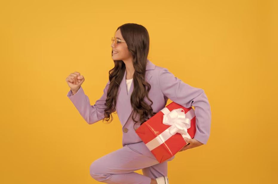 Better prepare Halloween gifts multiple days before the eve.