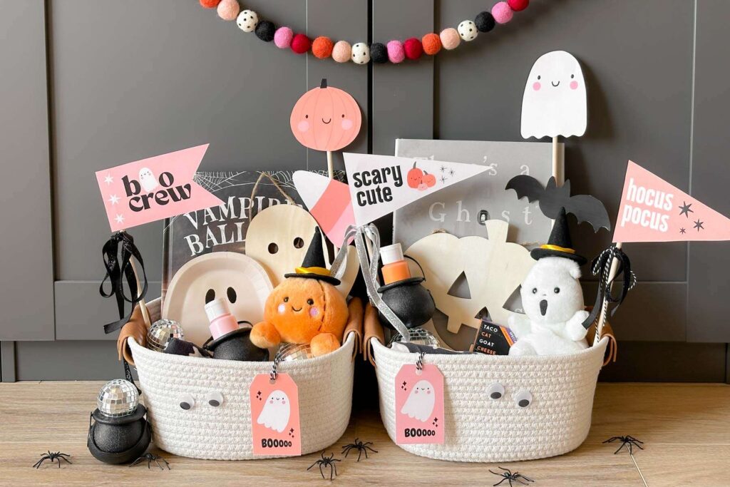 Halloween gifts must have Halloween theme.