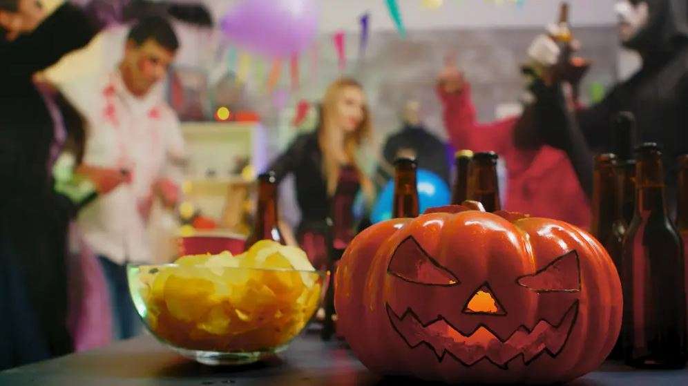 Employees must feel comfortable enough to work, but also festive enough to enjoy the celebrations.