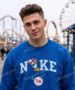 Donald Duck With Valentine Gift Embroidered Shirt, Disney Characters Embroidered Hoodie, Best Valentine’s Day Gifts 3 Donald Duck With Valentine Gift Embroidered Shirt, Disney Characters Embroidered Hoodie, Best Valentine’s Day Gifts (3)