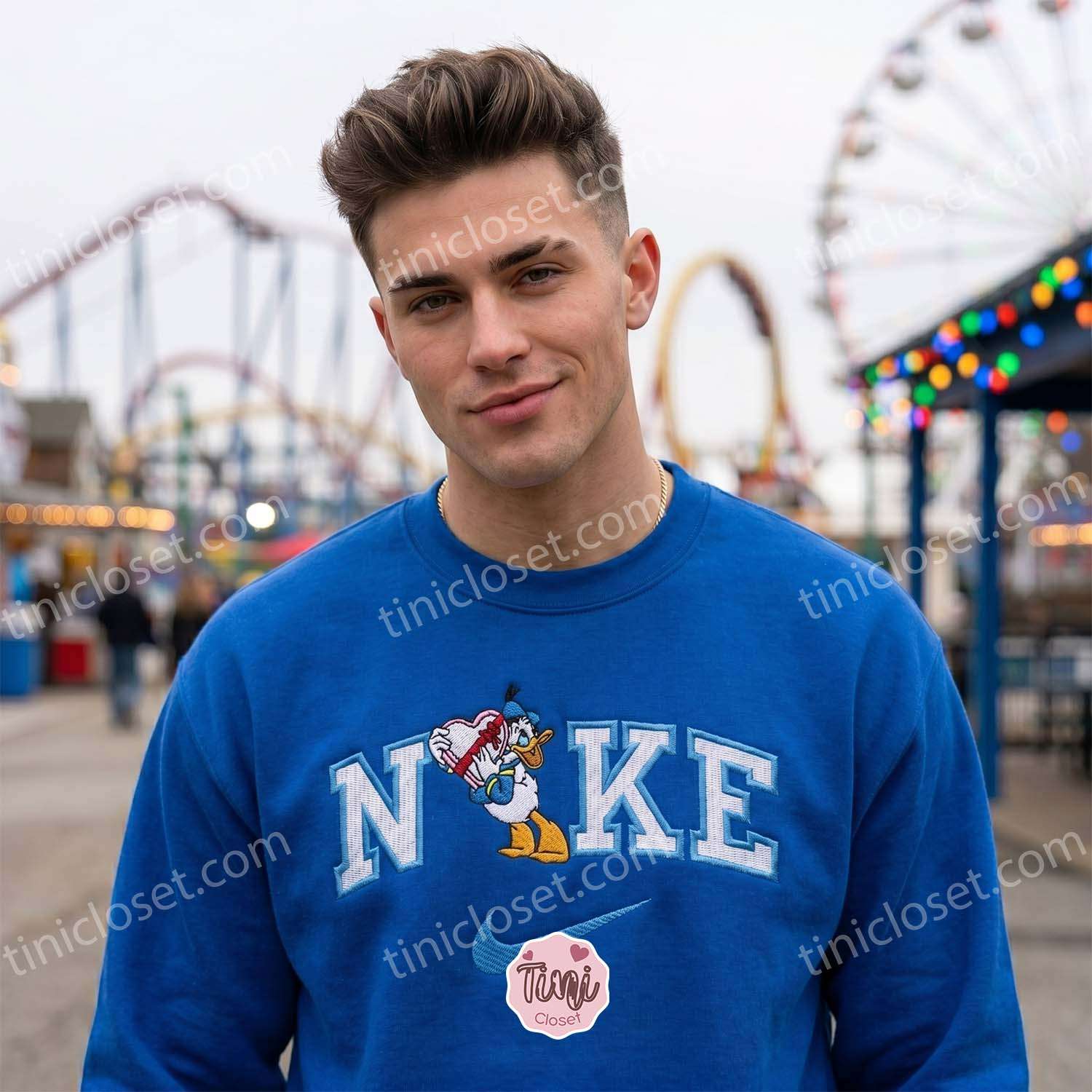 Donald Duck With Valentine Gift Embroidered Shirt, Disney Characters Embroidered Hoodie, Best Valentine’s Day Gifts Donald Duck With Valentine Gift Embroidered Shirt, Disney Characters Embroidered Hoodie, Best Valentine’s Day Gifts