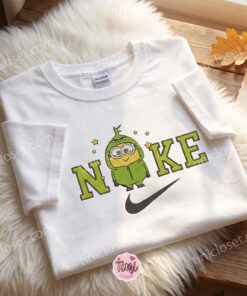 Minion Grinch Embroidered Sweatshirt, Movie Embroidered Shirt, Best Christmas Day Gift Ideas 1 Minion Grinch Embroidered Sweatshirt, Movie Embroidered Shirt, Best Christmas Day Gift Ideas (1)