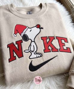 Christmas Snoopy Embroidered Sweatshirt, Peanuts Embroidered Shirt, Best Christmas Day Gift Ideas (2)