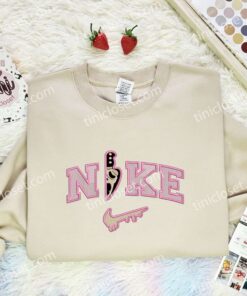 Pink Ghostface Knife Embroidered Shirt, Movie Embroidered Hoodie, Halloween Embroidered T-Shirt 1 Pink Ghostface Knife Embroidered Shirt, Movie Embroidered Hoodie, Halloween Embroidered T Shirt (1)