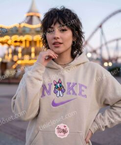 Daisy Duck Embroidered Sweatshirt, Disney Character Embroidered Hoodie, Retro Cartoon Sportswear Shirt 1 Daisy Duck Embroidered Sweatshirt, Disney Character Embroidered Hoodie, Retro Cartoon Sportswear Shirt (2)