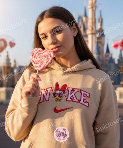 Daisy Duck Heart Embroidered Sweatshirt, Disney Valentine Character Hoodie, Custom Nike Inspired Daisy Duck Shirt, Romantic Cartoon Embroidered Crewneck (2)