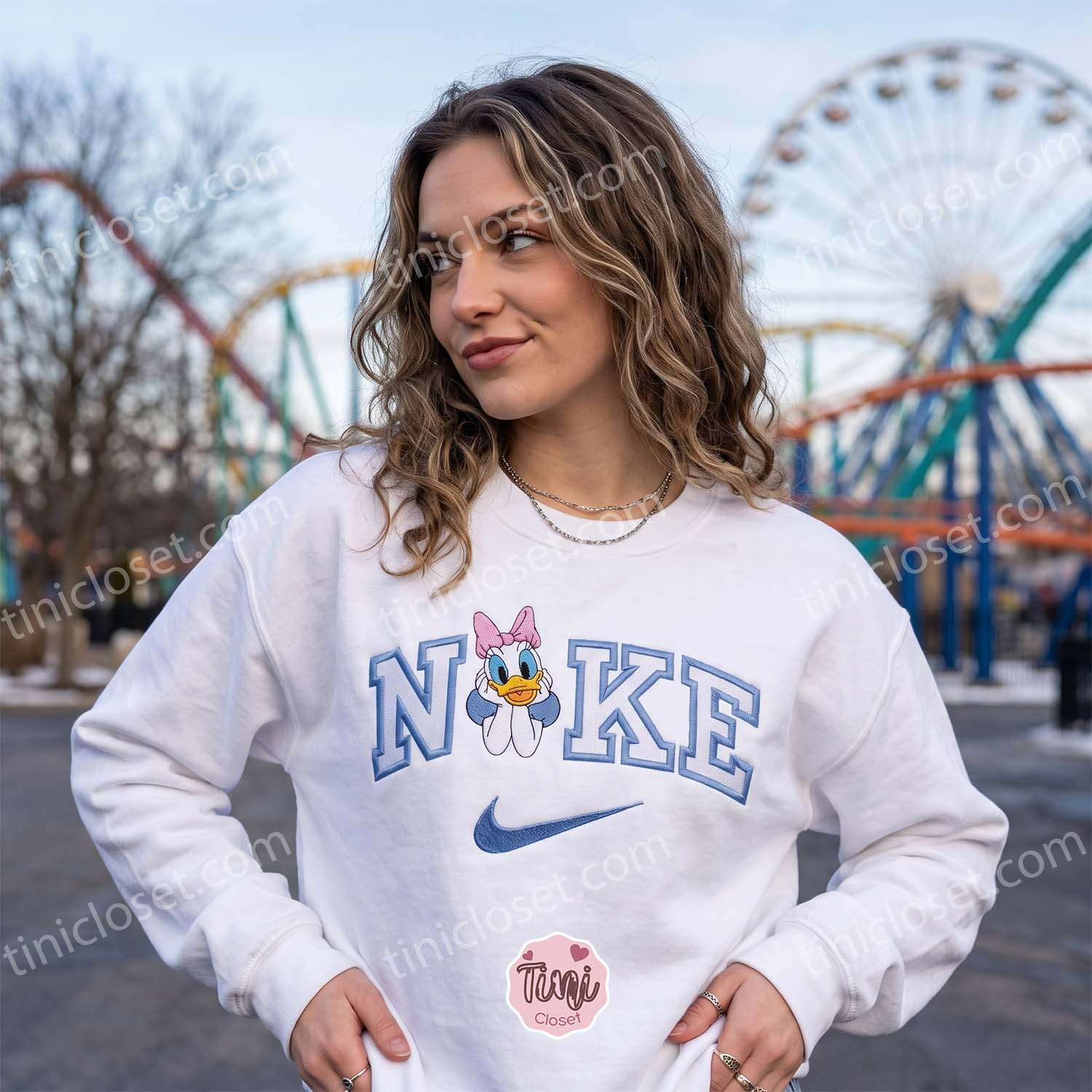 Cute Daisy Duck Embroidered Sweatshirt, Walt Disney Embroidered Hoodie, Cartoon Embroidered T-shirt Cute Daisy Duck Embroidered Sweatshirt, Walt Disney Embroidered Hoodie, Cartoon Embroidered T-shirt
