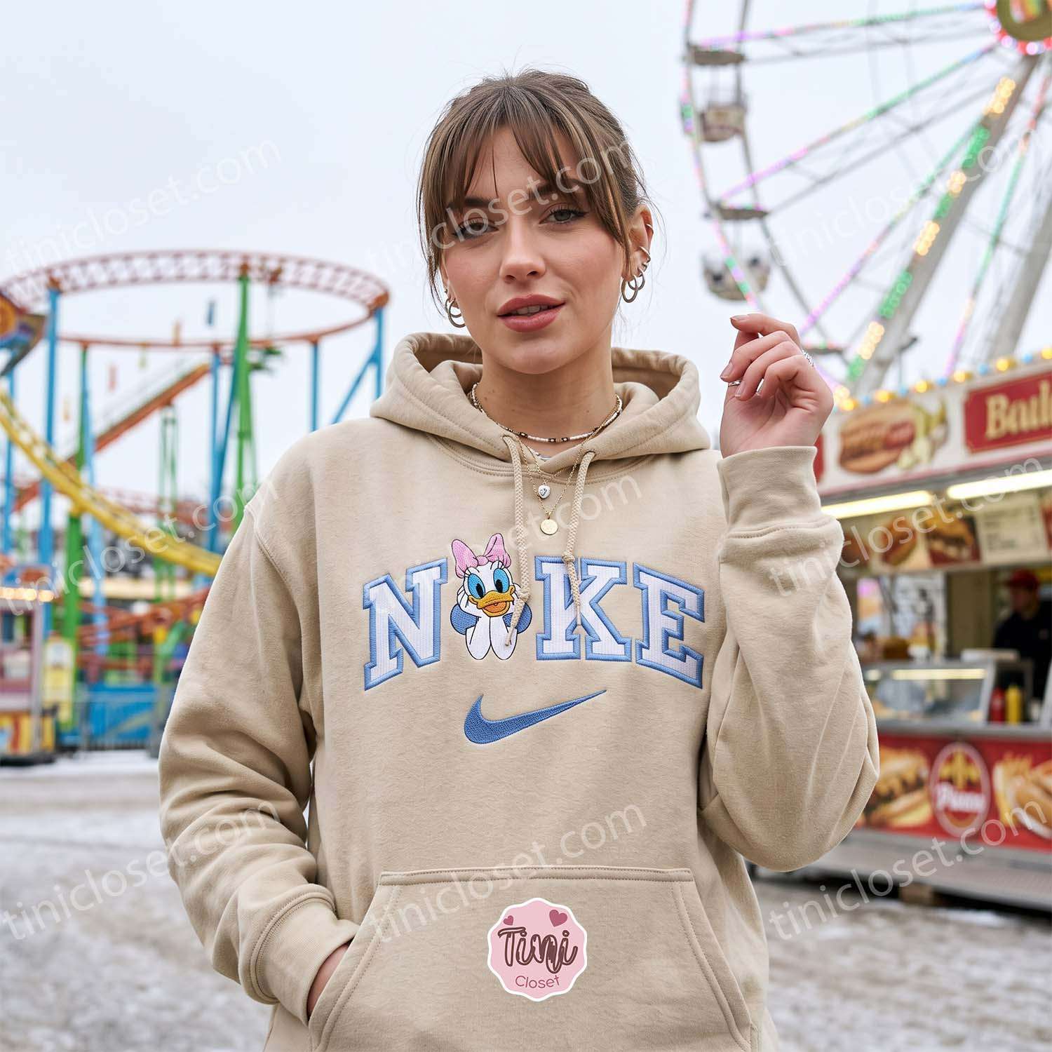 Cute Daisy Duck Embroidered Sweatshirt, Walt Disney Embroidered Hoodie, Cartoon Embroidered T-shirt Cute Daisy Duck Embroidered Sweatshirt, Walt Disney Embroidered Hoodie, Cartoon Embroidered T-shirt