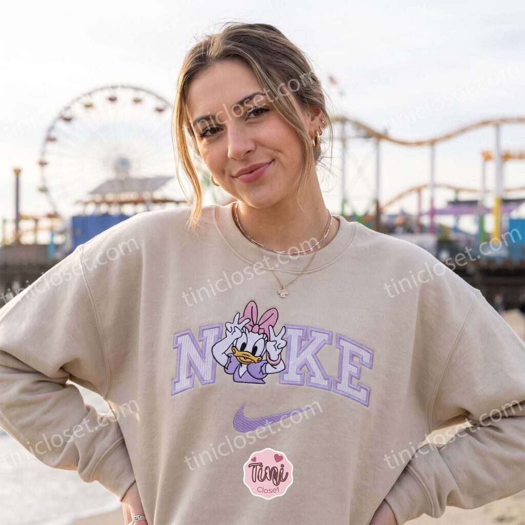 Daisy Duck Say Hi Embroidered Sweatshirt, Disney Characters Embroidered T-shirt, Cartoon Embroidered Hoodie Daisy Duck Say Hi Embroidered Sweatshirt, Disney Characters Embroidered T-shirt, Cartoon Embroidered Hoodie
