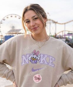 Daisy Duck Say Hi Embroidered Sweatshirt, Disney Characters Embroidered T shirt, Cartoon Embroidered Hoodie (1)