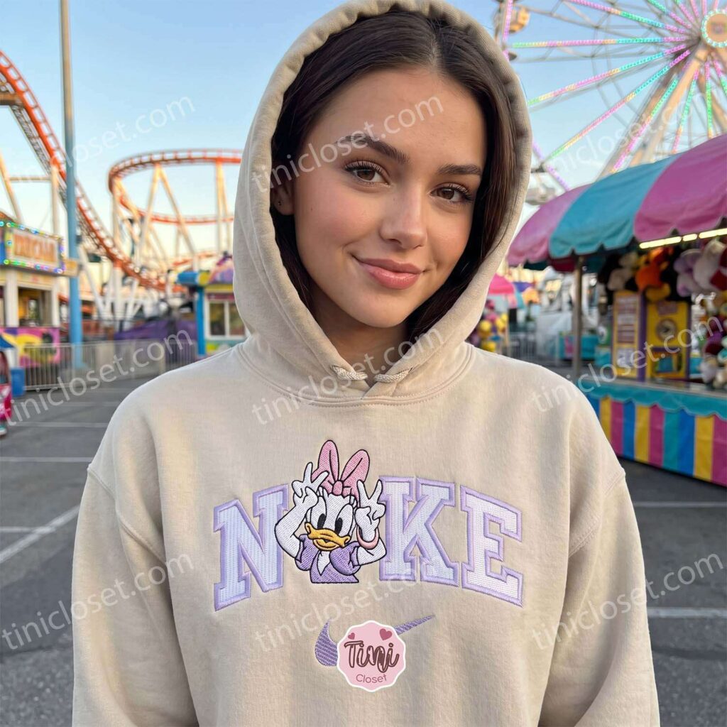 Daisy Duck Say Hi Embroidered Sweatshirt, Disney Characters Embroidered T-shirt, Cartoon Embroidered Hoodie