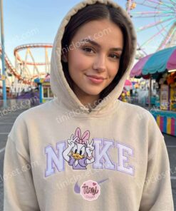 Daisy Duck Say Hi Embroidered Sweatshirt, Disney Characters Embroidered T-shirt, Cartoon Embroidered Hoodie 2 Daisy Duck Say Hi Embroidered Sweatshirt, Disney Characters Embroidered T shirt, Cartoon Embroidered Hoodie (3)