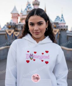 Embroidered Daisy Duck Disneyland Sweatshirt, Cute Valentine Crewneck, Disney Hearts Hoodie & Shirt (1)