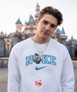 Retro Cartoon Donald Duck Peace Sign Embroidered Sweatshirt, Nostalgic Character Crewneck, Boyfriend Hoodie Gift (1)