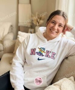 Funny SpongeBob Snowboarding Embroidered Sweatshirt, Retro Cartoon Winter Sports Hoodie, Bestie Matching Shirts (1)