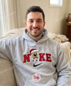 Nostalgic Christmas SpongeBob Cartoon Embroidery Sweatshirt, Funny Holiday Character Apparel, Cozy Gifts For Friends (2)