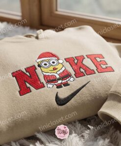 Dave Minion Santa Claus Embroidered Sweatshirt, Minions Movie Embroidered Shirt, Best Christmas Day Gift Ideas 1 Dave Minion Santa Claus Embroidered Sweatshirt, Minions Movie Embroidered Shirt, Best Christmas Day Gift Ideas (4)