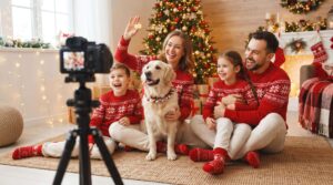5 Ways to Include Your Pets in Your Family Christmas Photos (5) 5 Ways to Include Your Pets in Your Family Christmas Photos (5)