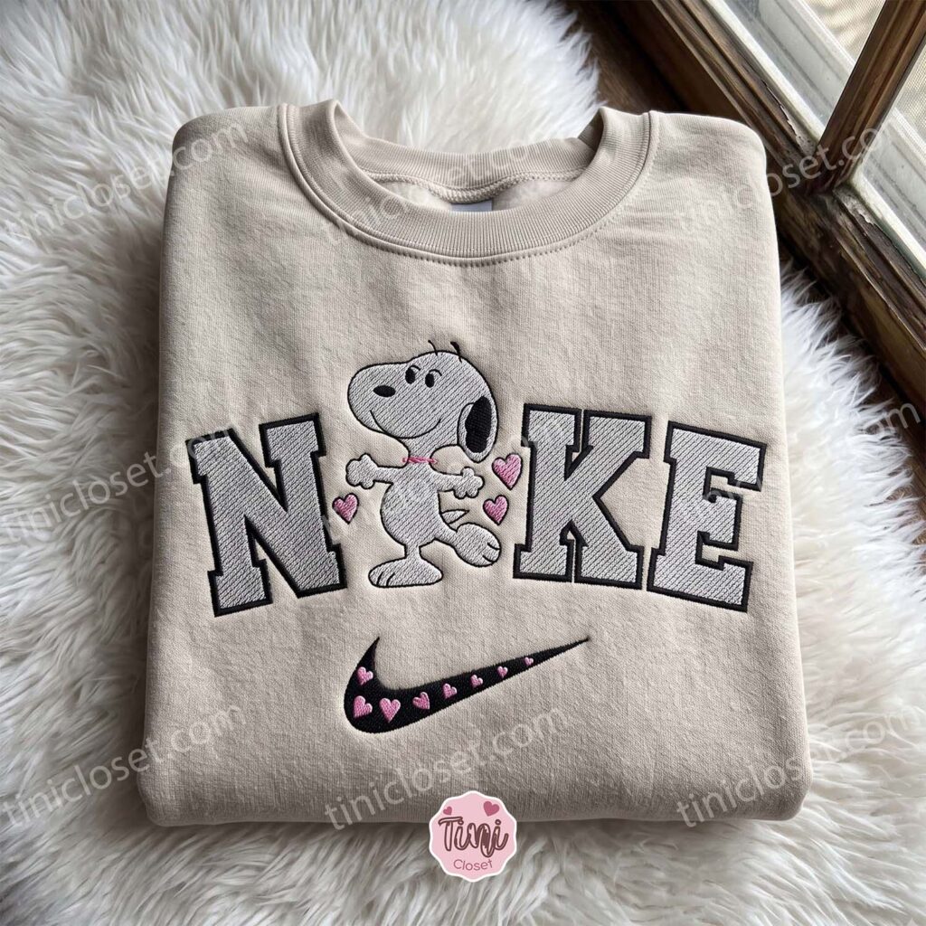 Snoopy Love Heart Embroidered Sweatshirt, The Peanuts Cartoon Embroidered Hoodie, Matching Couples Shirts