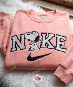 Snoopy Embroidered Sweatshirt, Classic Cartoon Apparel, Just Because Gift For Him, Girlfriend Anniversary Gift (3)