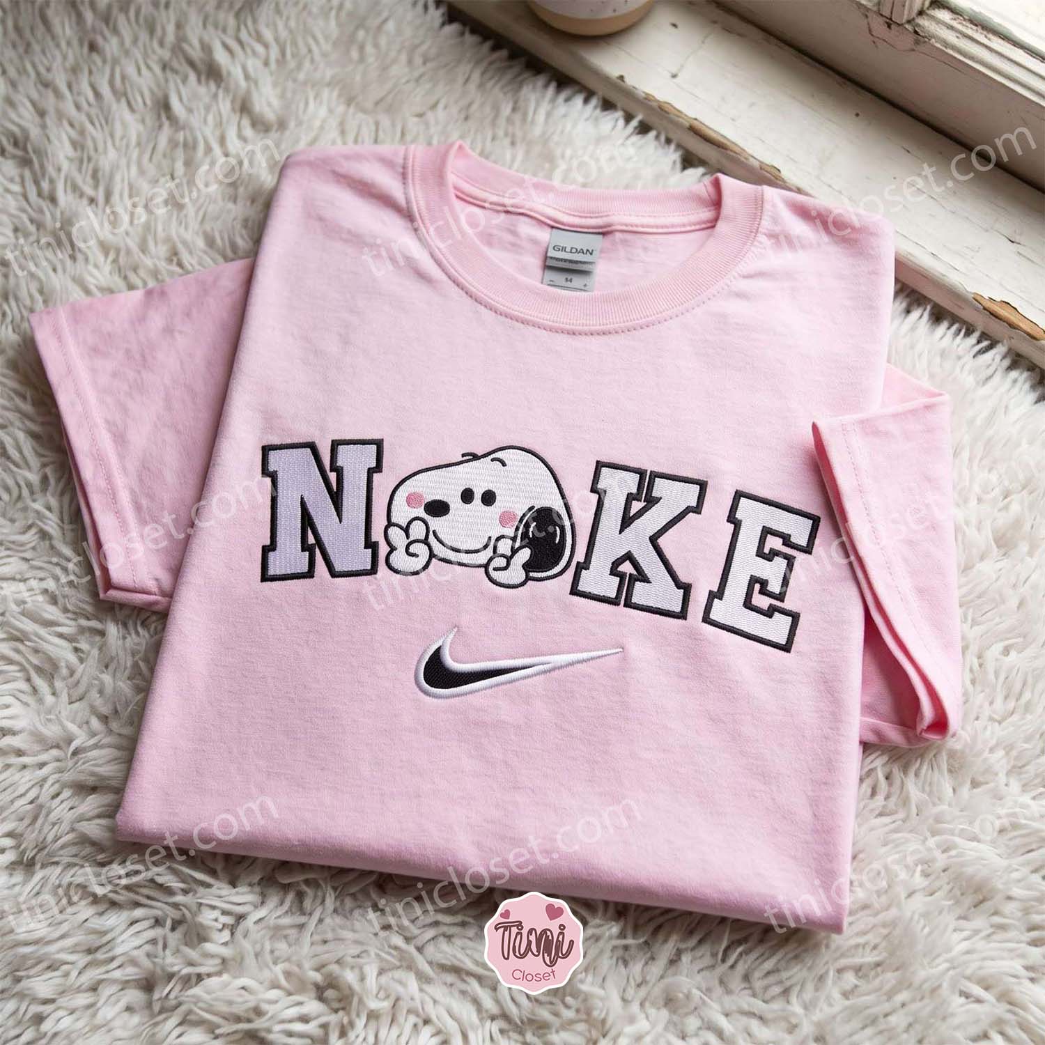 Cute Snoopy Embroidered Sweatshirt, Custom Cartoon Crewneck Apparel, Sending A Hug Cute Hoodie