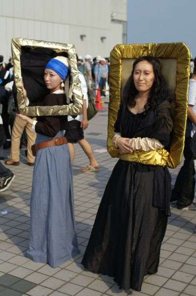 Girl With A Pearl Earring and Mona Lisa living artwork costumes