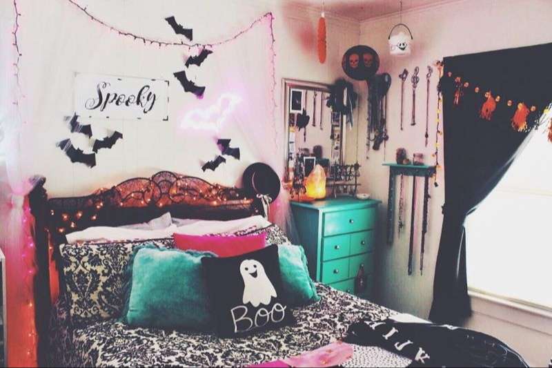 Halloween bedroom wall decoration ideas